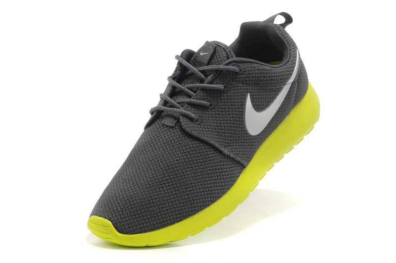 chaussure nike roshe run 2013 nouveau style le dernier nike roshe run foot locker en stock
